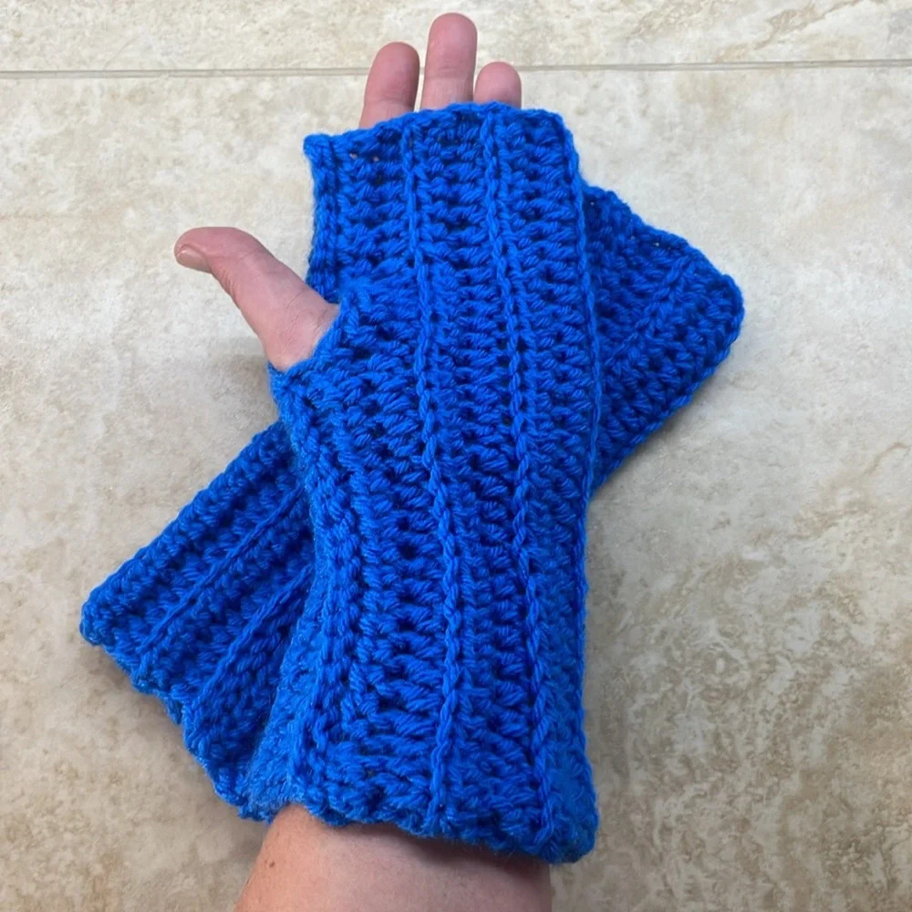 Handmade Women Hat Turtleneck Hoodie Gloves Crochet Scarf Ski Stretchy Warm NWOT - Picture 9 of 14